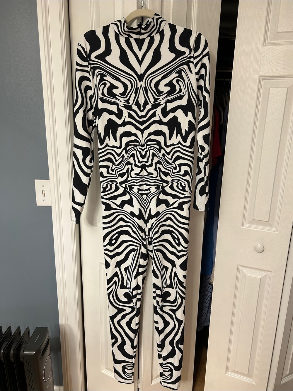Men's Black & White Graphic Long-Sleeve Jumpsuit